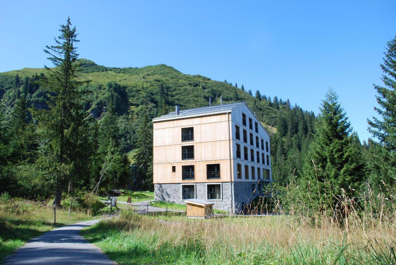 Berghotel Mettmen Schwanden  Bagian luar foto