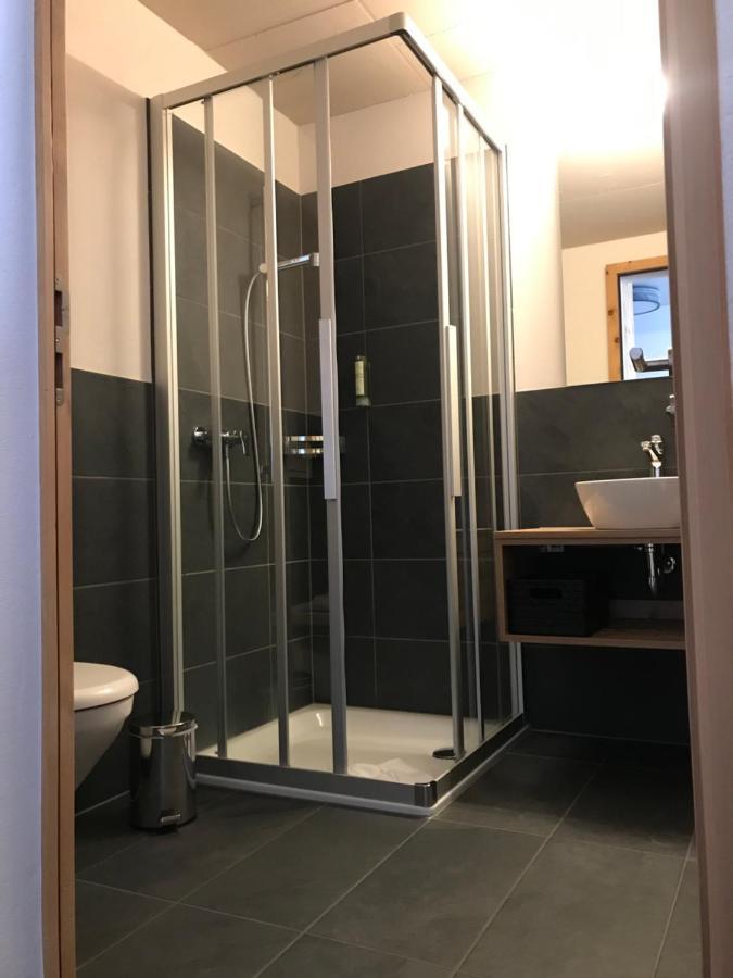 Berghotel Mettmen Schwanden  Bagian luar foto