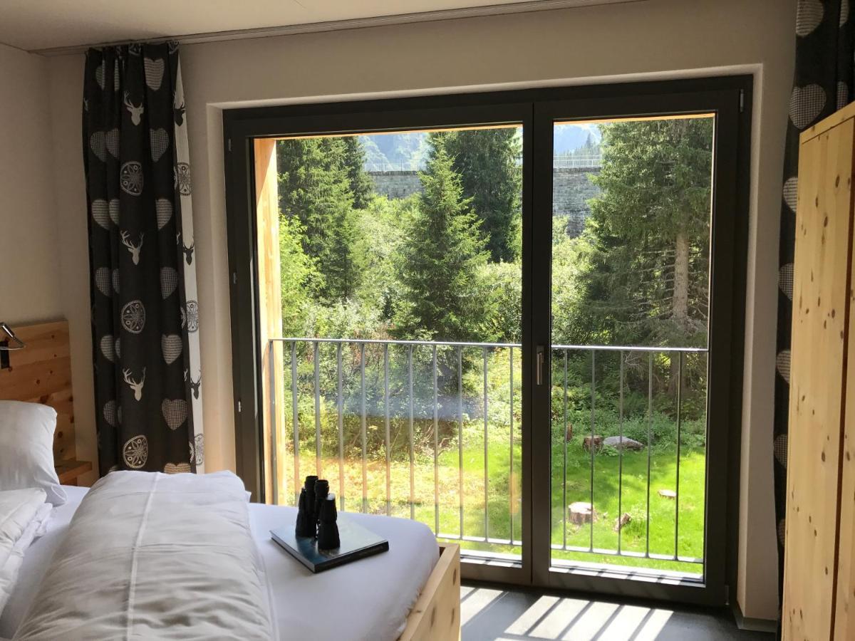 Berghotel Mettmen Schwanden  Bagian luar foto